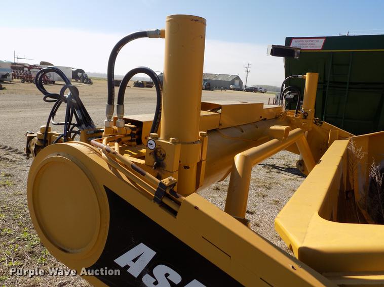 image for item DE1174 2013 Ashland I-180 TS2 scraper