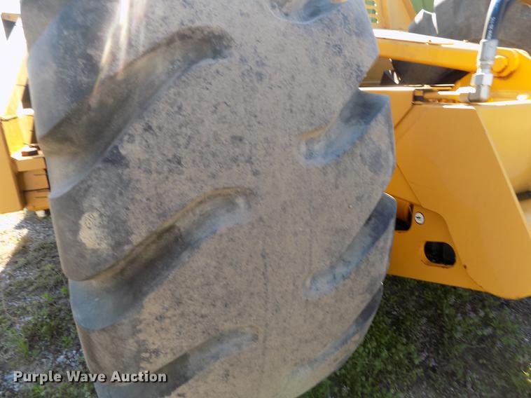 image for item DE1174 2013 Ashland I-180 TS2 scraper