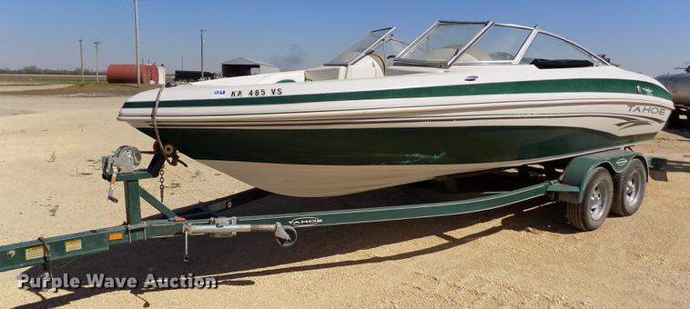 image for item DE1176 2004 Tahoe Q7 boat with trailer