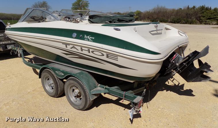 image for item DE1176 2004 Tahoe Q7 boat with trailer