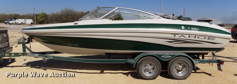 image for item DE1176 2004 Tahoe Q7 boat with trailer
