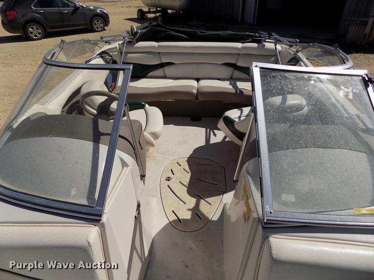 image for item DE1176 2004 Tahoe Q7 boat with trailer