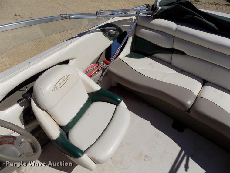 image for item DE1176 2004 Tahoe Q7 boat with trailer