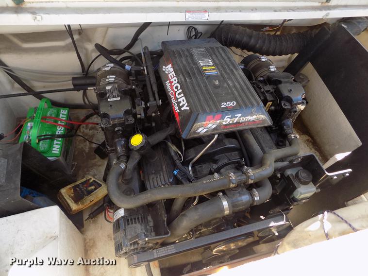 image for item DE1176 2004 Tahoe Q7 boat with trailer