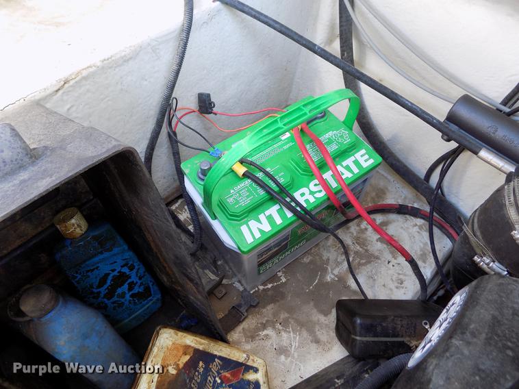 image for item DE1176 2004 Tahoe Q7 boat with trailer