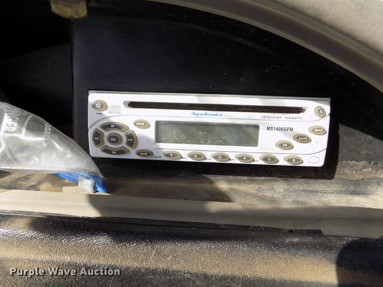 image for item DE1176 2004 Tahoe Q7 boat with trailer