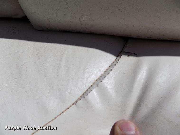 image for item DE1176 2004 Tahoe Q7 boat with trailer