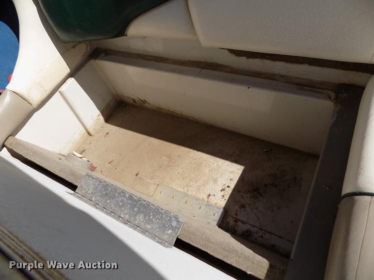 image for item DE1176 2004 Tahoe Q7 boat with trailer