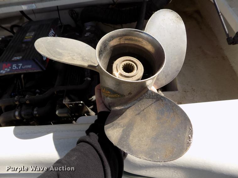 image for item DE1176 2004 Tahoe Q7 boat with trailer