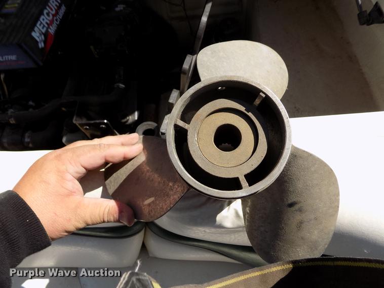 image for item DE1176 2004 Tahoe Q7 boat with trailer