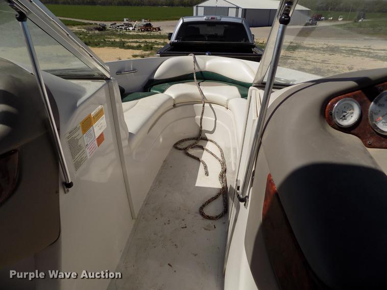 image for item DE1176 2004 Tahoe Q7 boat with trailer