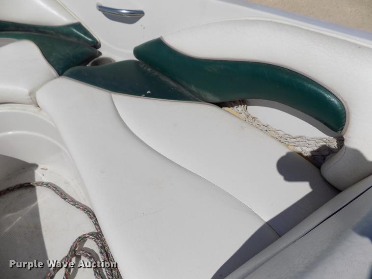 image for item DE1176 2004 Tahoe Q7 boat with trailer