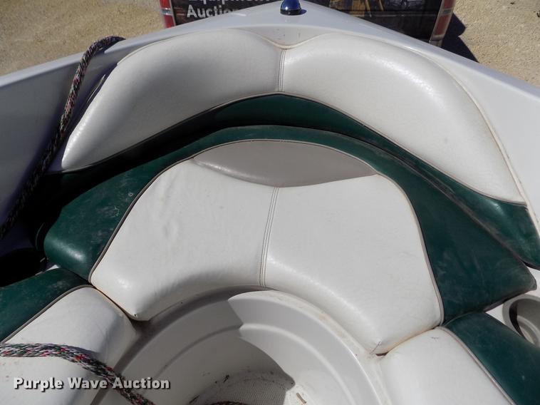 image for item DE1176 2004 Tahoe Q7 boat with trailer