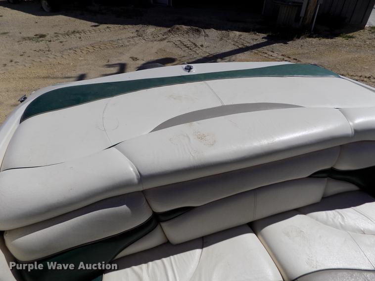 image for item DE1176 2004 Tahoe Q7 boat with trailer