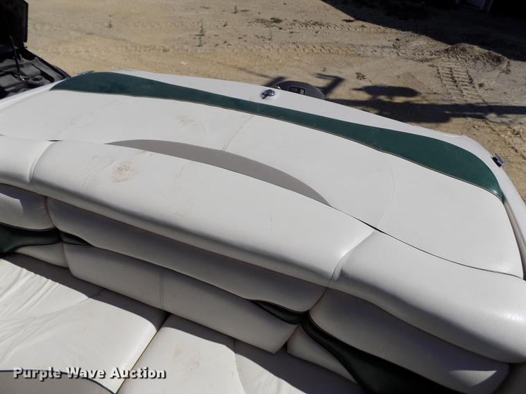 image for item DE1176 2004 Tahoe Q7 boat with trailer