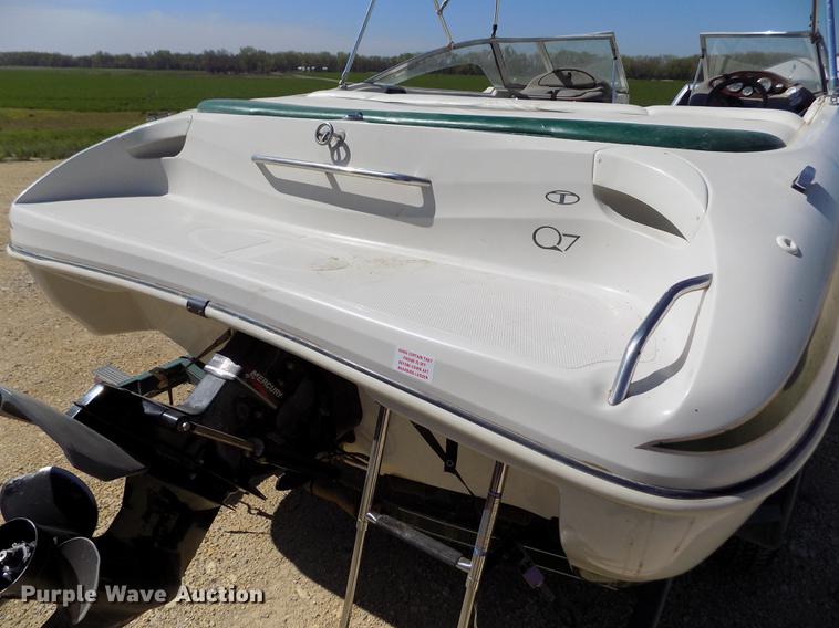 image for item DE1176 2004 Tahoe Q7 boat with trailer