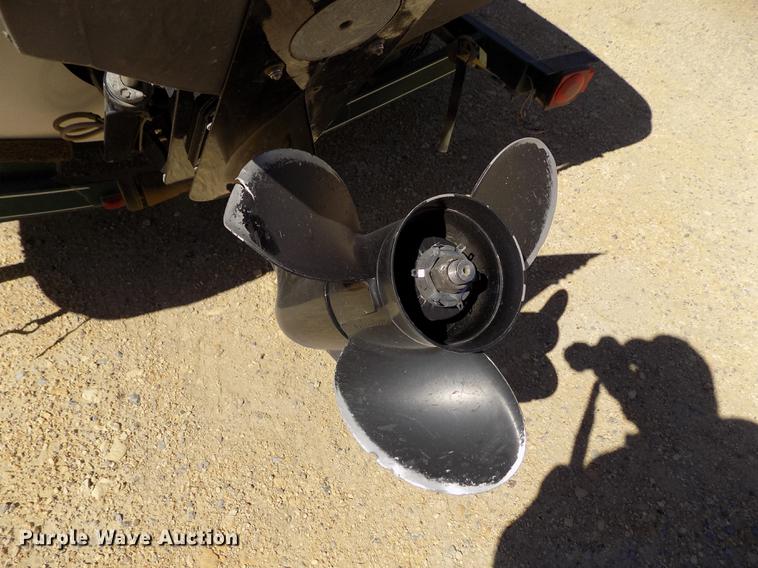 image for item DE1176 2004 Tahoe Q7 boat with trailer