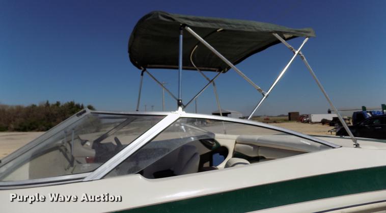 image for item DE1176 2004 Tahoe Q7 boat with trailer