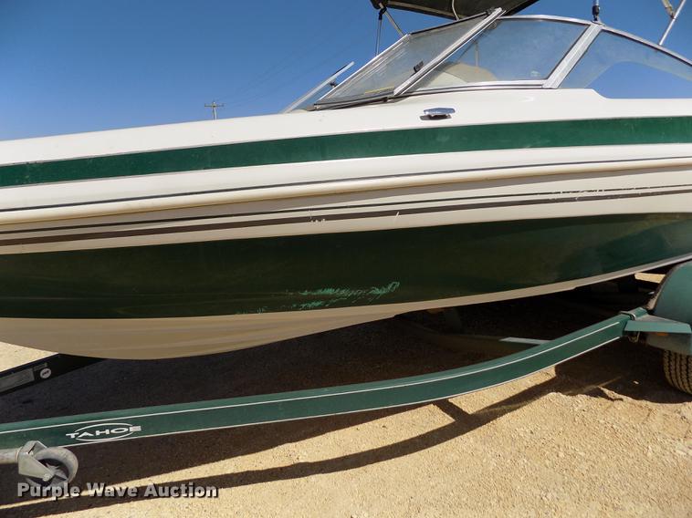 image for item DE1176 2004 Tahoe Q7 boat with trailer