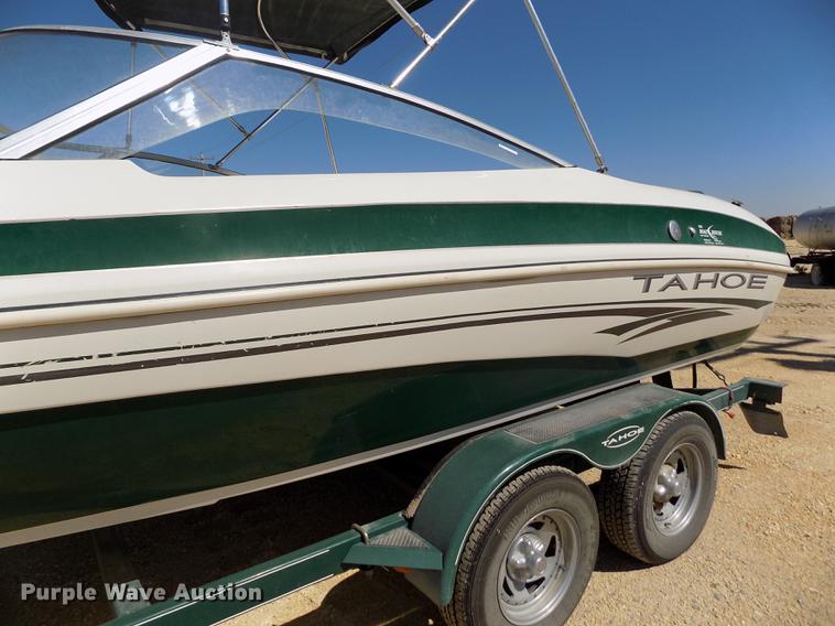 image for item DE1176 2004 Tahoe Q7 boat with trailer