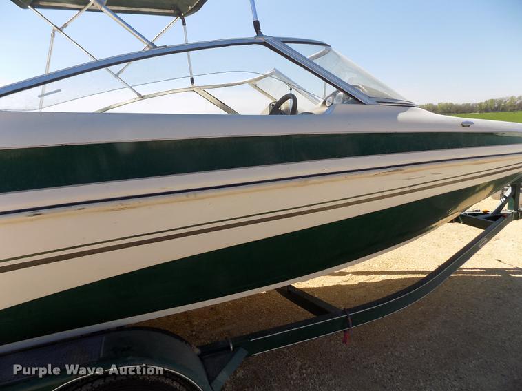 image for item DE1176 2004 Tahoe Q7 boat with trailer