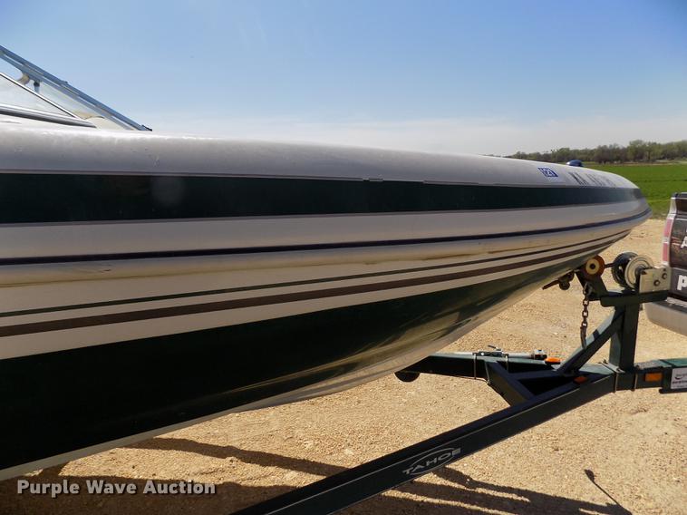 image for item DE1176 2004 Tahoe Q7 boat with trailer