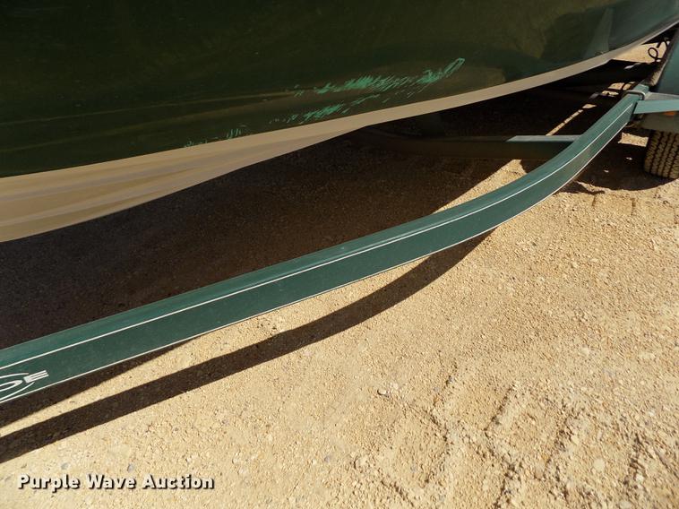 image for item DE1176 2004 Tahoe Q7 boat with trailer