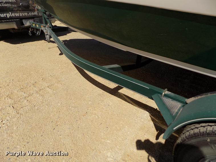 image for item DE1176 2004 Tahoe Q7 boat with trailer