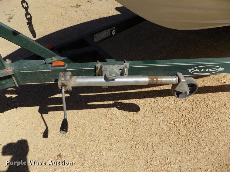 image for item DE1176 2004 Tahoe Q7 boat with trailer