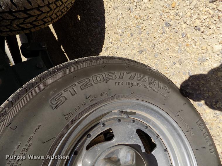 image for item DE1176 2004 Tahoe Q7 boat with trailer