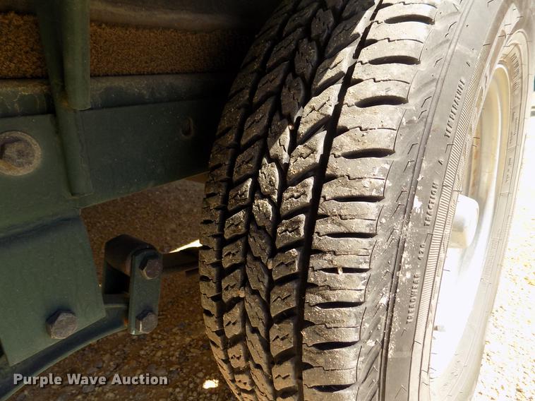 image for item DE1176 2004 Tahoe Q7 boat with trailer