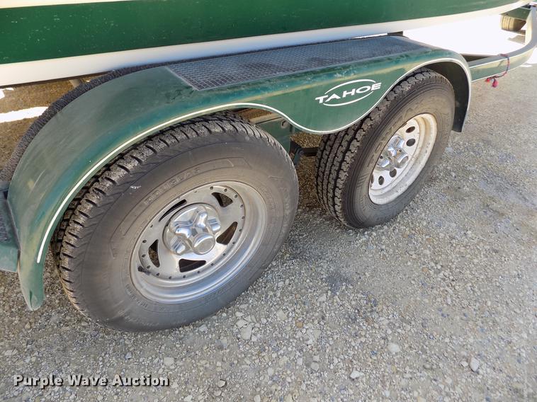 image for item DE1176 2004 Tahoe Q7 boat with trailer