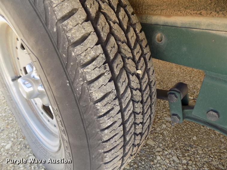 image for item DE1176 2004 Tahoe Q7 boat with trailer