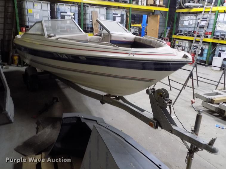 image for item DE1186 1985 Bayliner Capri boat with trailer