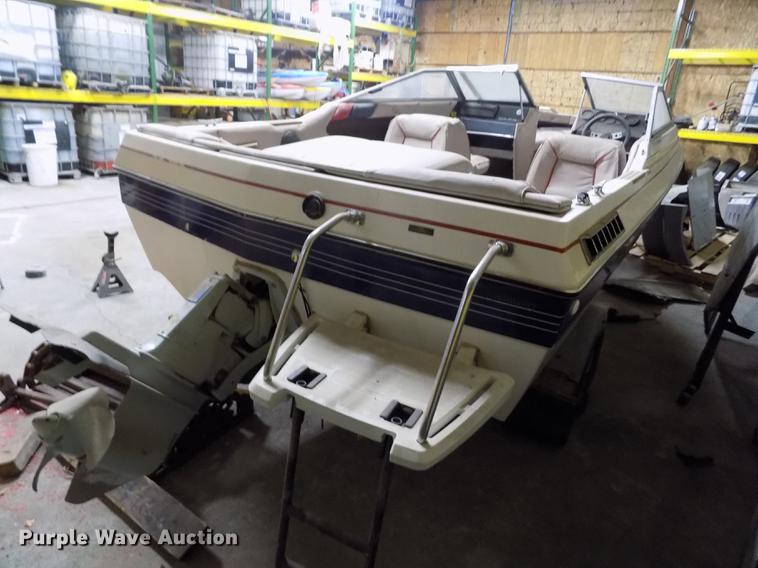 image for item DE1186 1985 Bayliner Capri boat with trailer