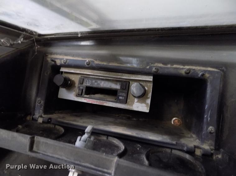 image for item DE1186 1985 Bayliner Capri boat with trailer