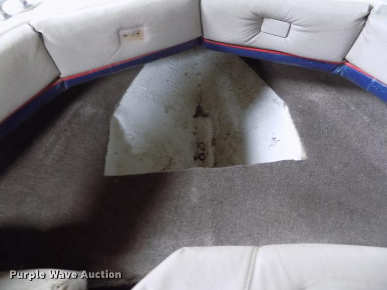 image for item DE1186 1985 Bayliner Capri boat with trailer