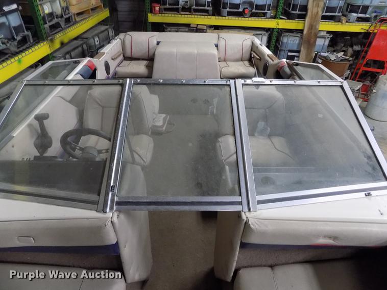 image for item DE1186 1985 Bayliner Capri boat with trailer