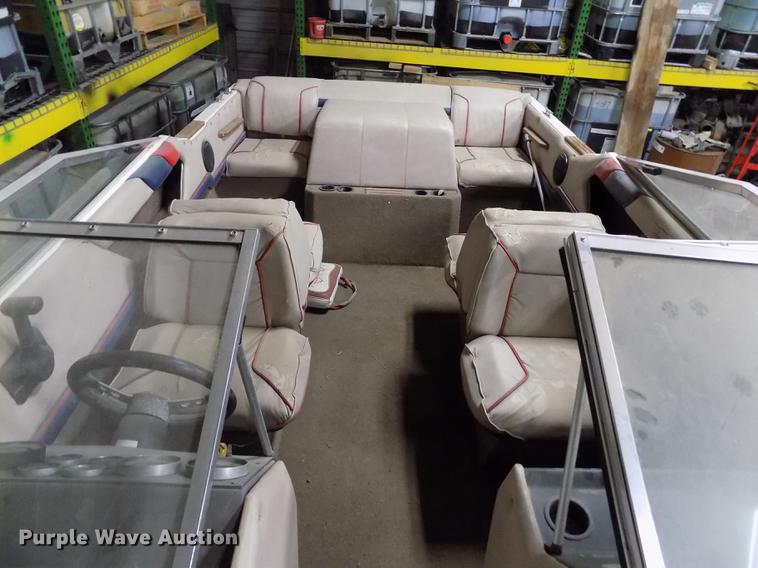 image for item DE1186 1985 Bayliner Capri boat with trailer