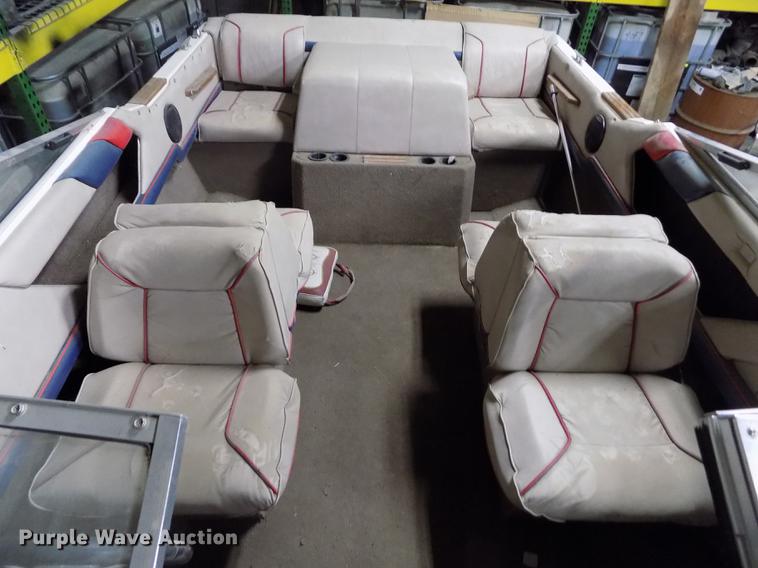 image for item DE1186 1985 Bayliner Capri boat with trailer