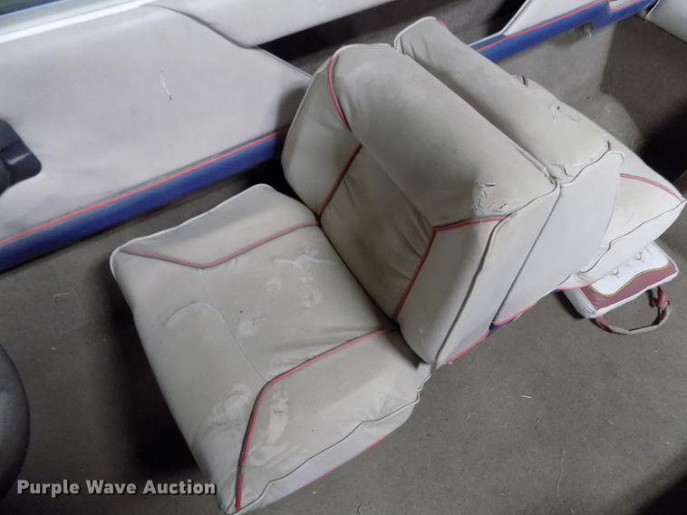 image for item DE1186 1985 Bayliner Capri boat with trailer