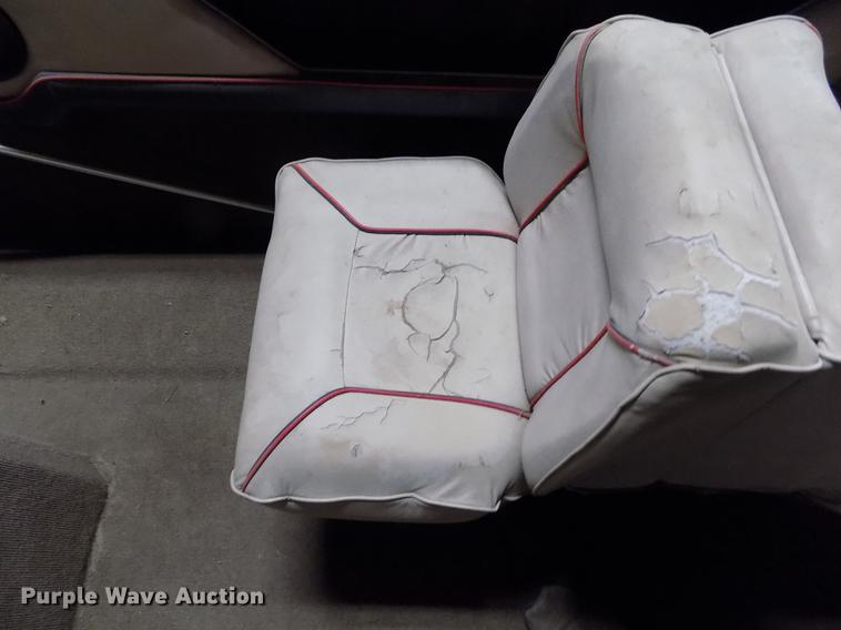 image for item DE1186 1985 Bayliner Capri boat with trailer