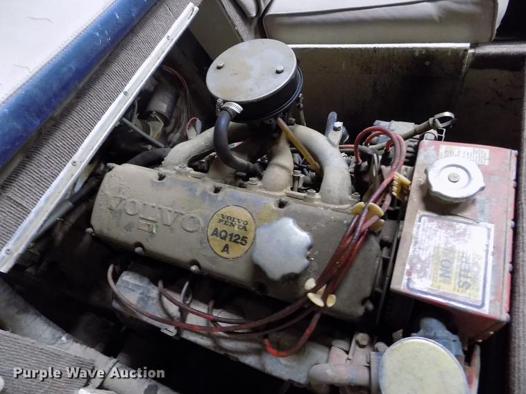 image for item DE1186 1985 Bayliner Capri boat with trailer