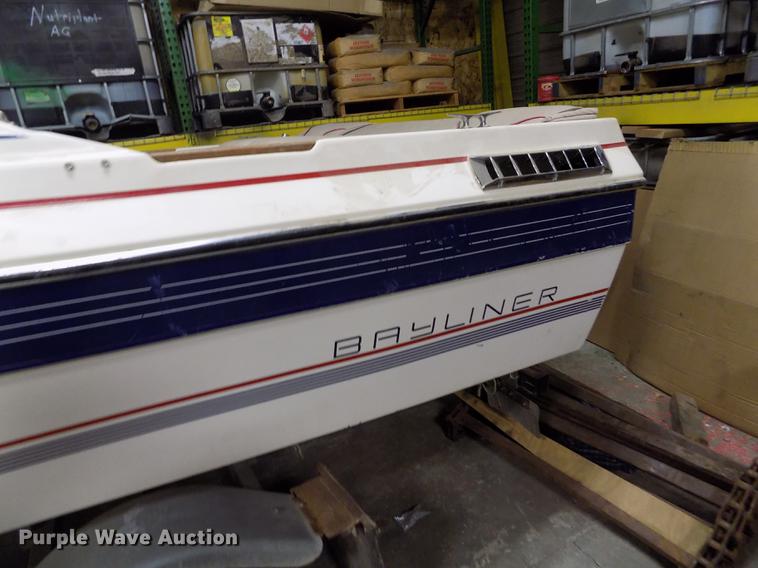 image for item DE1186 1985 Bayliner Capri boat with trailer