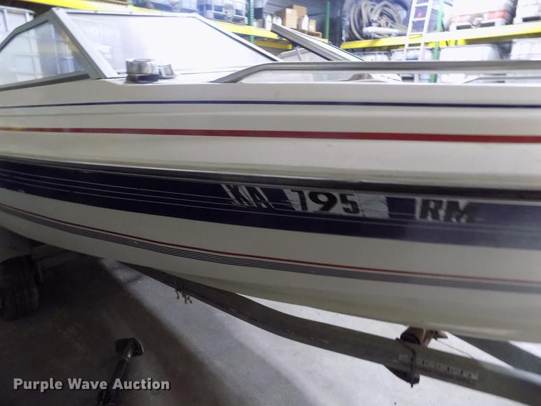 image for item DE1186 1985 Bayliner Capri boat with trailer