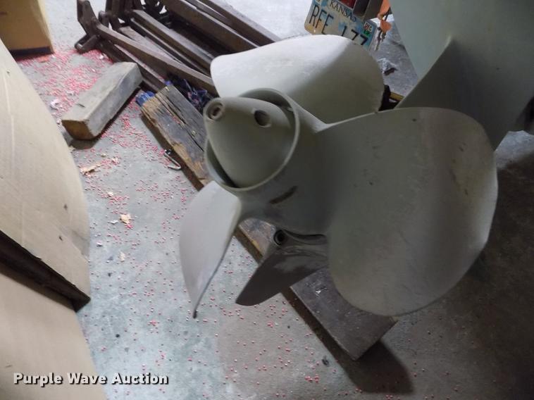 image for item DE1186 1985 Bayliner Capri boat with trailer