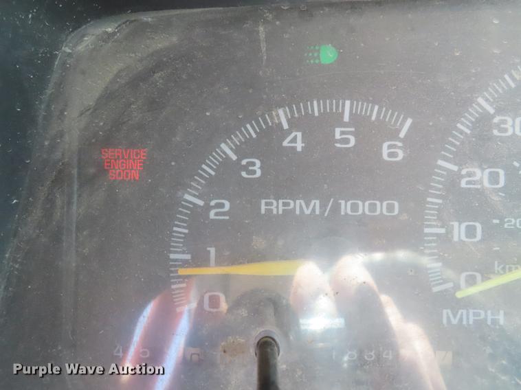 image for item DE3544 2000 Chevrolet C2500 flatbed pickup truck