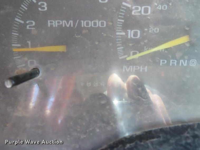 image for item DE3544 2000 Chevrolet C2500 flatbed pickup truck