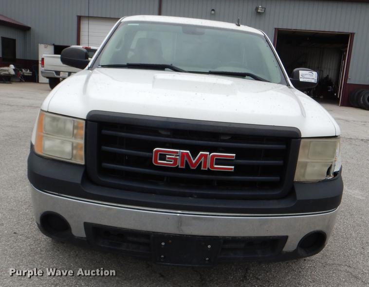 image for item DE3555 2008 GMC Sierra 1500 pickup truck