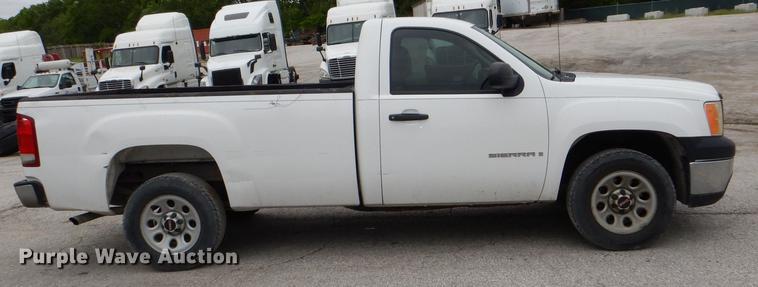 image for item DE3555 2008 GMC Sierra 1500 pickup truck